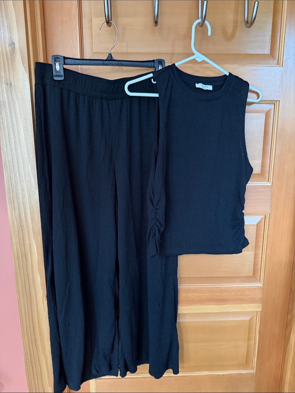 Cable & Gauge Black Wide-Leg Pants & Sleeveless Top Set